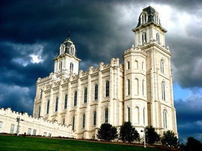 To follow the Lord, we must hold sacred covenants made in God’s Holy Temple. Photograph of the Manti, Utah Temple from ldschurchtemples.com