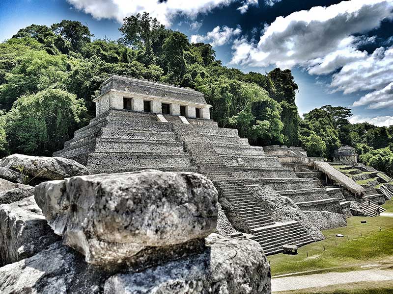 Ruins of a pyramid in Palenque in Chiapas, Mexico. Image via Pixabay.